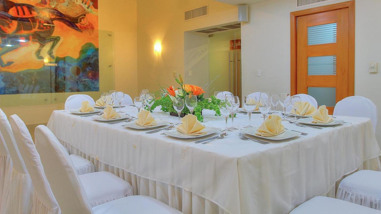 Fiesta Inn Villahermosa Cencali Экстерьер фото