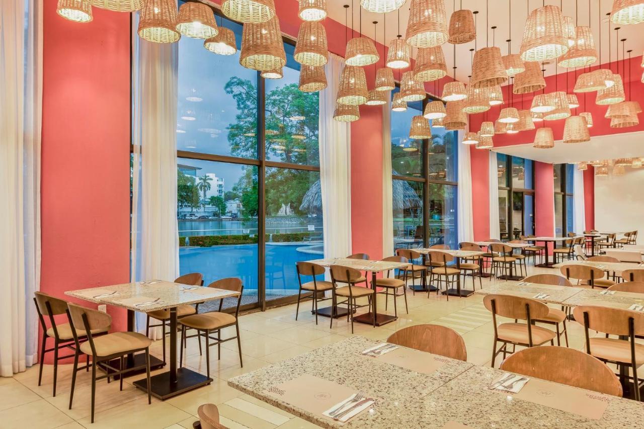 Fiesta Inn Villahermosa Cencali Экстерьер фото